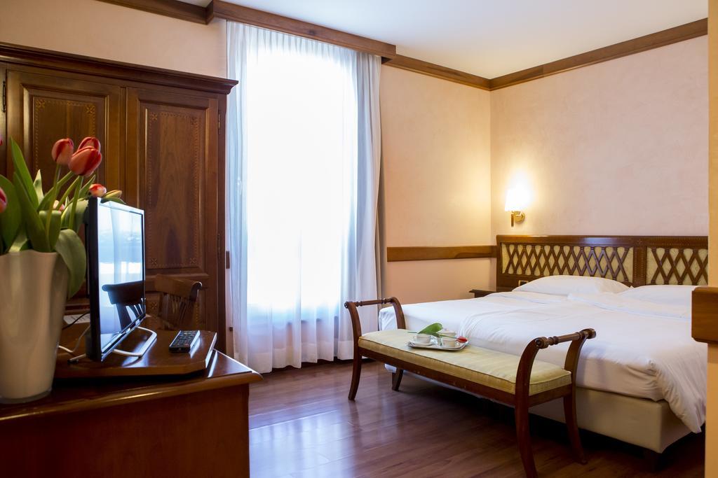 Hotel Villa Venezia Градо Екстер'єр фото