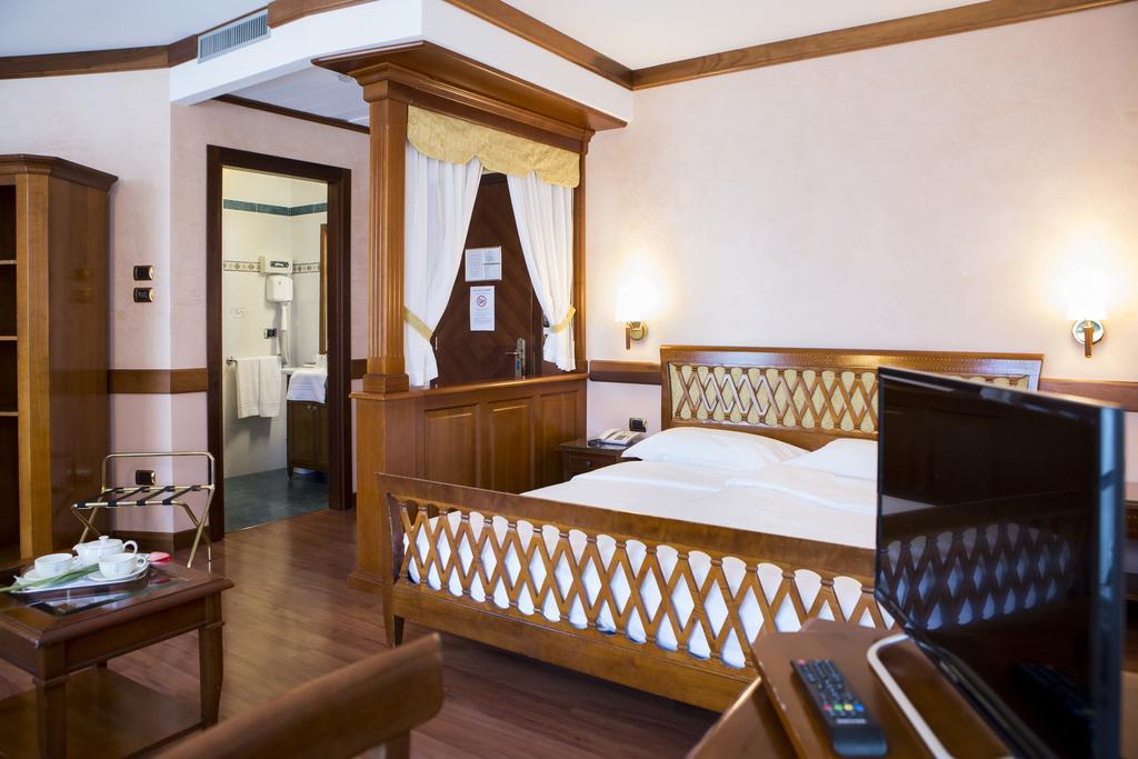Hotel Villa Venezia Градо Екстер'єр фото