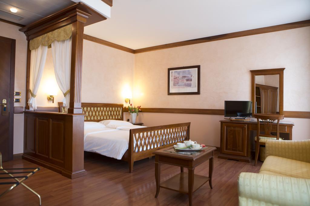 Hotel Villa Venezia Градо Екстер'єр фото